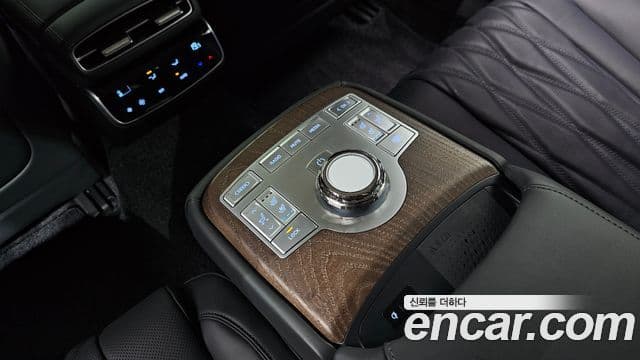 Genesis Electrified G80 2024 — ფოტო 18/20