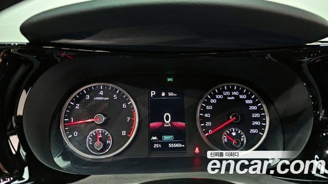 Kia K5 2020 — ფოტო 8/20
