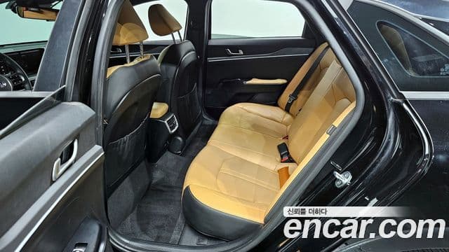 Kia K5 2020 — ფოტო 13/20