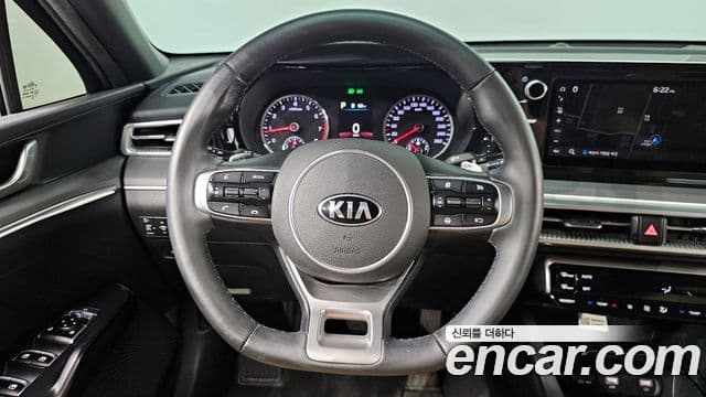 Kia K5 2020 — ფოტო 14/20