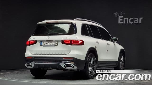 Mercedes-Benz GLB-Class 2021 — ფოტო 2/20