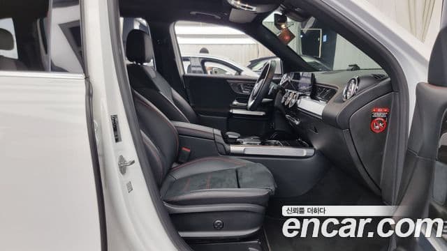 Mercedes-Benz GLB-Class 2021 — ფოტო 11/20