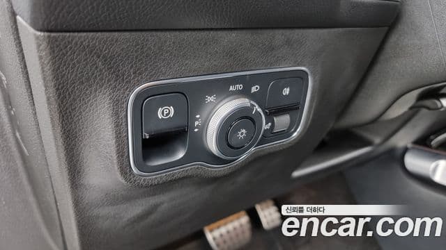 Mercedes-Benz GLB-Class 2021 — ფოტო 19/20