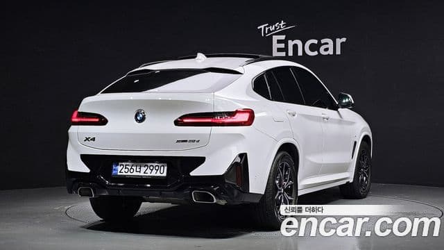 BMW X4 2023 — Фото 1/20
