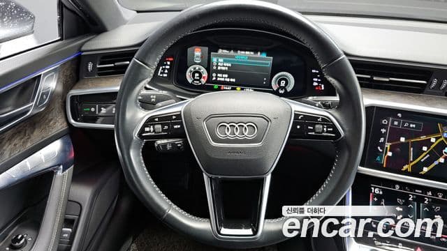 Audi A7 2021 — ფოტო 13/20