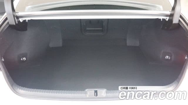 Lexus ES300h 2024 — фото 16 из 17