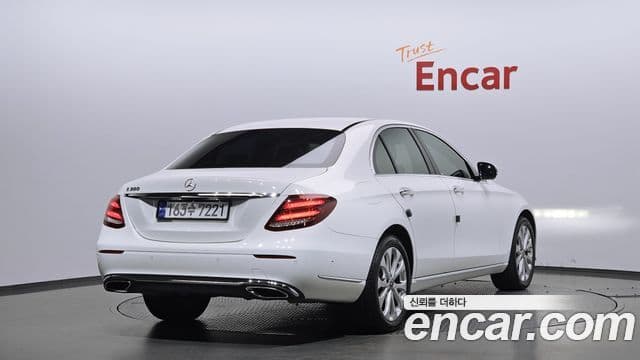 Mercedes-Benz E-Class 2018 — Şəkil 2/20