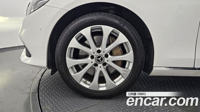 Mercedes-Benz E-Class 2018 — Şəkil 5/20