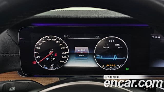 Mercedes-Benz E-Class 2018 — Şəkil 8/20