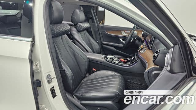 Mercedes-Benz E-Class 2018 — Şəkil 10/20