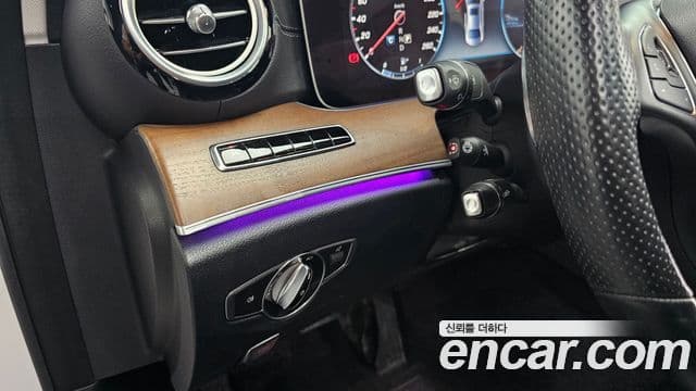Mercedes-Benz E-Class 2018 — Şəkil 16/20