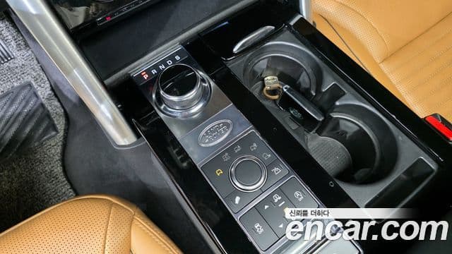 Land Rover Discovery 5 2019 — Şəkil 8/20