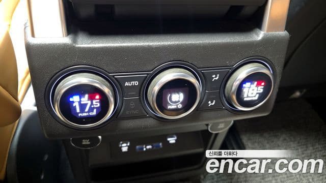 Land Rover Discovery 5 2019 — Şəkil 13/20