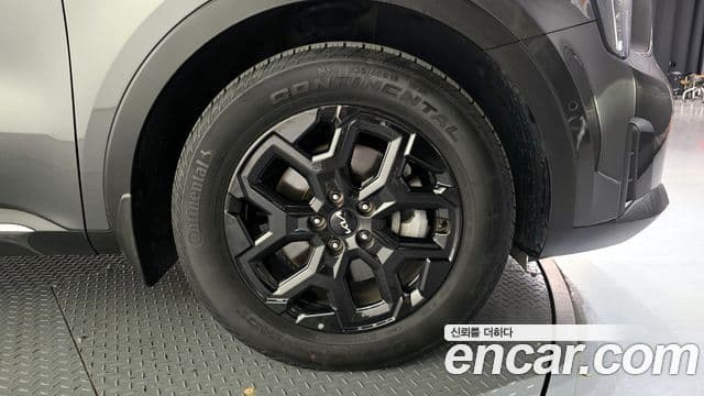Kia Sorento 2023 — ფოტო 5/20