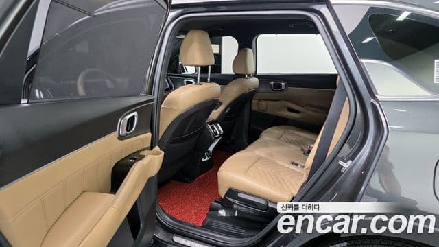 Kia Sorento 2023 — ფოტო 11/20