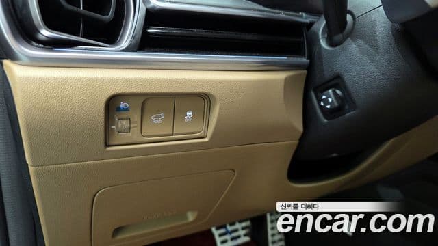 Kia Sorento 2023 — ფოტო 14/20