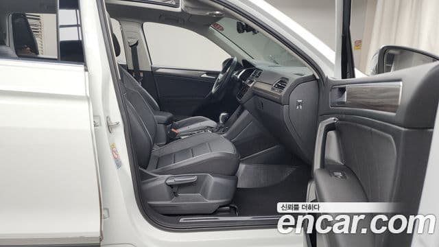 Volkswagen Tiguan Allspace 2022 — ფოტო 11/20