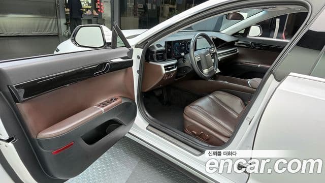 Hyundai Grandeur 2023 — ფოტო 11/20