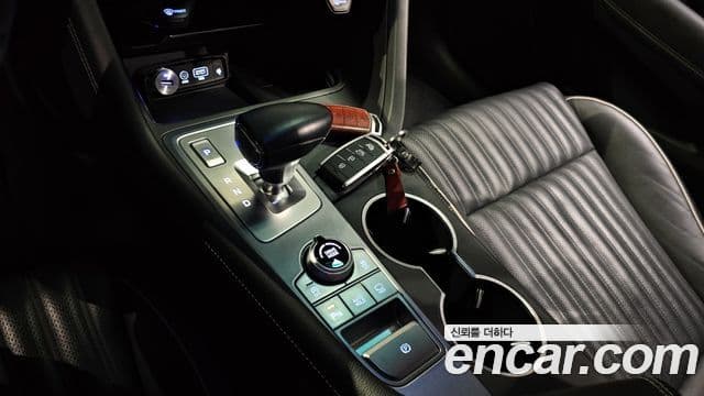 Genesis G70 2019 — ფოტო 9/20