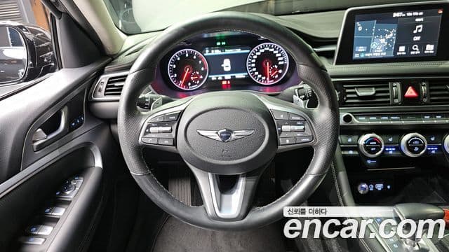 Genesis G70 2019 — ფოტო 13/20
