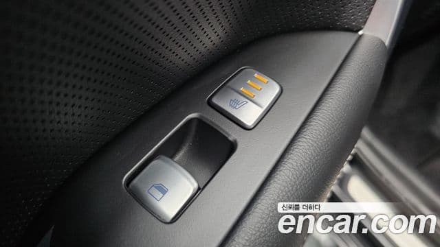 Genesis G70 2019 — ფოტო 18/20