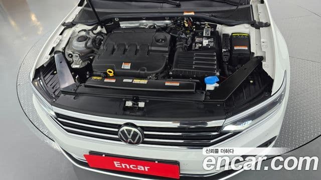 Volkswagen Passat GT 2021 — Şəkil 14/20