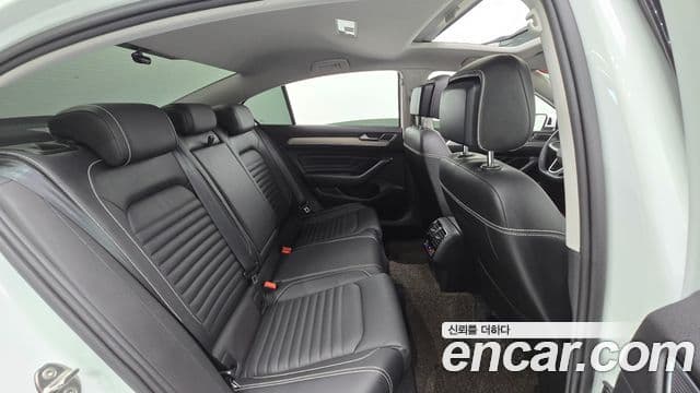 Volkswagen Passat GT 2021 — Şəkil 9/20