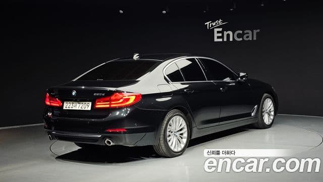 BMW 5 Series 2020 — Şəkil 16/20