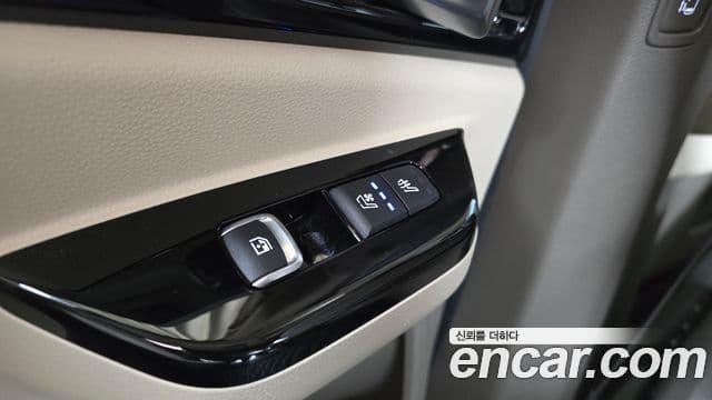 Kia Carnival 2022 — Фото 19/20