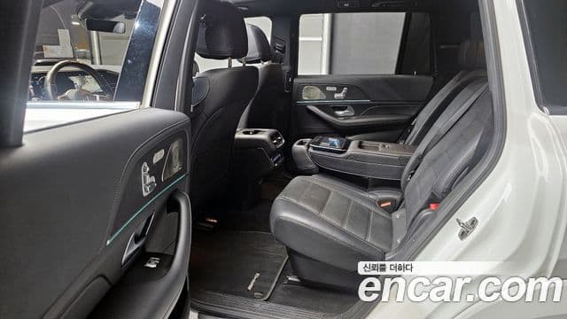 Mercedes-Benz GLS-Class 2022 — Photo 12/20
