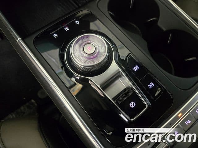 Kia Carnival 2024 — ფოტო 8/19