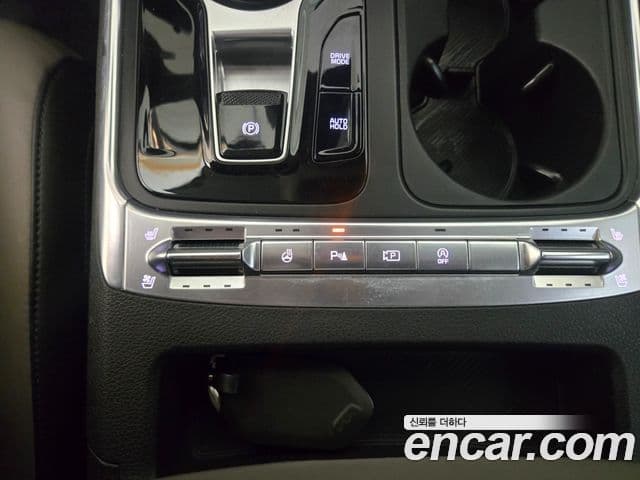 Kia Carnival 2024 — ფოტო 16/19