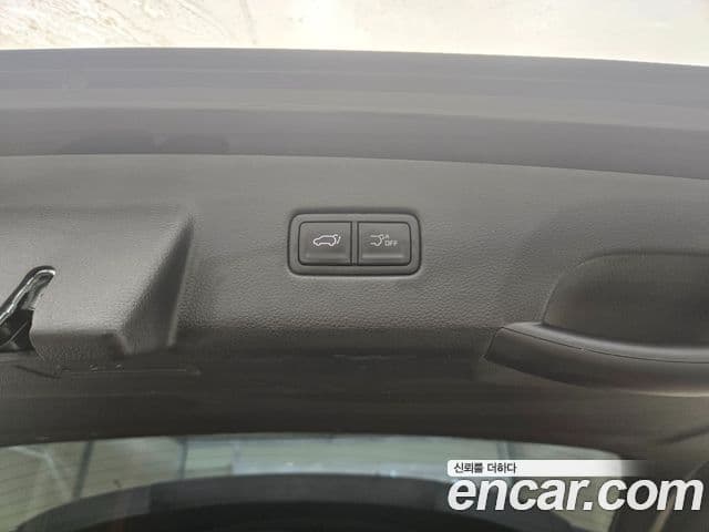 Kia Carnival 2024 — ფოტო 18/19