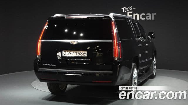 Cadillac Escalade 2019 — Şəkil 1/20
