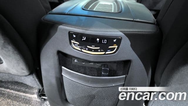 Cadillac Escalade 2019 — Şəkil 18/20