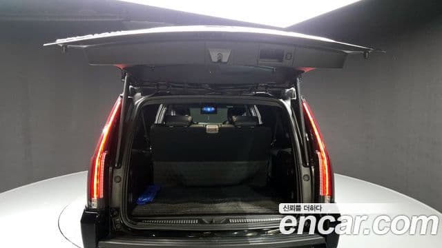 Cadillac Escalade 2019 — Şəkil 20/20