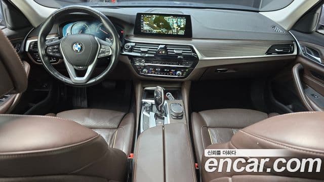 BMW 5 Series 2018 — Şəkil 13/20