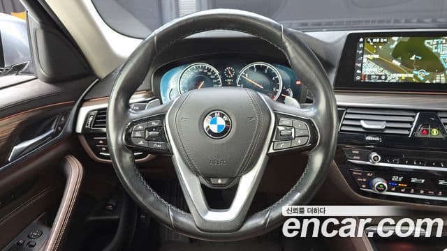 BMW 5 Series 2018 — Şəkil 18/20