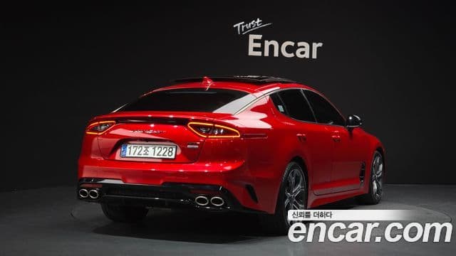 Kia Stinger 2019 — Фото 1/20
