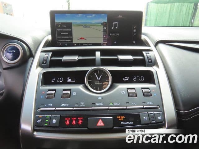 Lexus NX300 2018 — Şəkil 8/20