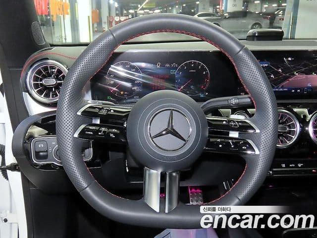Mercedes-Benz CLA-Class 2025 — Фото 6/20