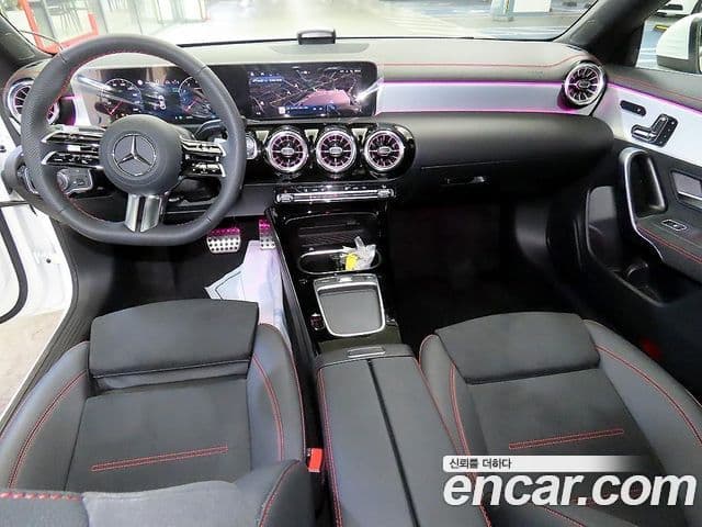 Mercedes-Benz CLA-Class 2025 — Фото 8/20