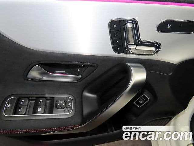Mercedes-Benz CLA-Class 2025 — Фото 12/20