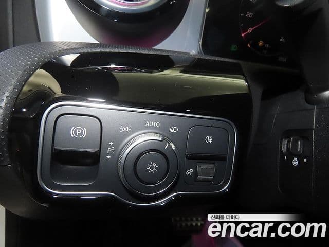 Mercedes-Benz CLA-Class 2025 — Фото 13/20