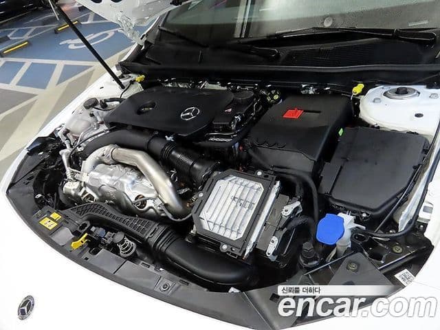 Mercedes-Benz CLA-Class 2025 — Фото 18/20