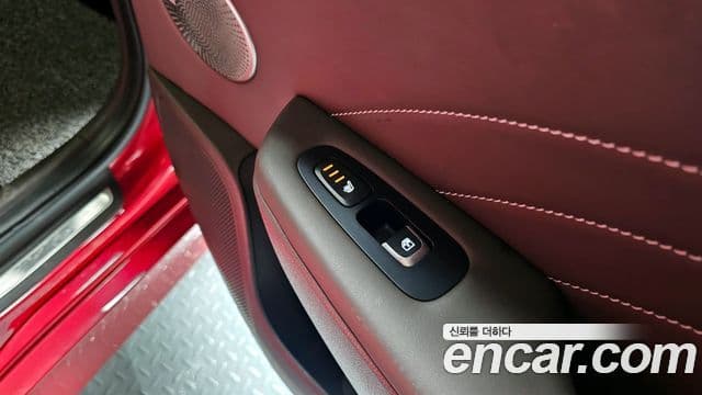 Kia Stinger 2021 — ფოტო 18/20