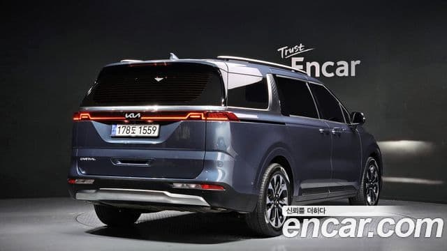 Kia Carnival 2023 — ფოტო 1/20