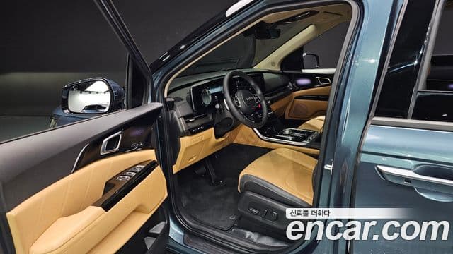 Kia Carnival 2023 — ფოტო 11/20