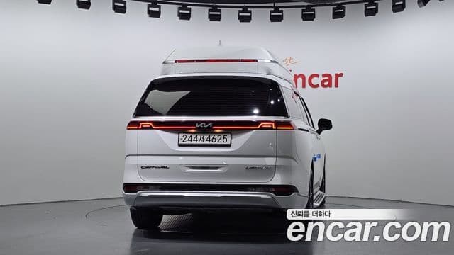 Kia Carnival 2023 — Фото 4/20