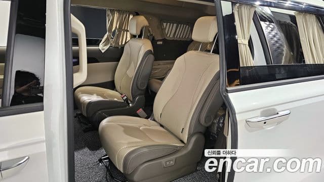Kia Carnival 2023 — Фото 11/20